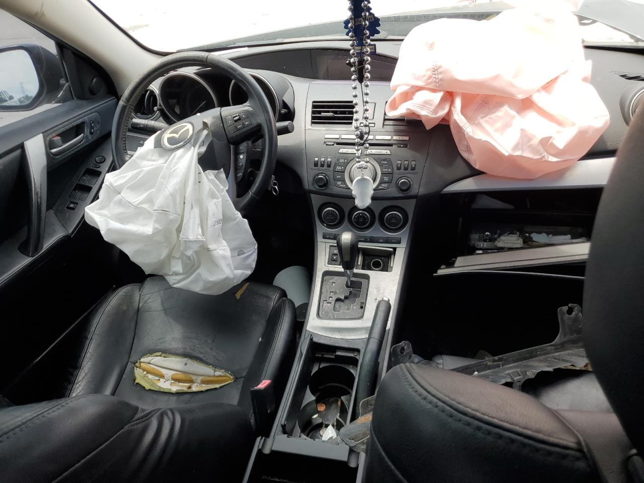 JM1BL1W56B1384355 2011 Mazda 3 S