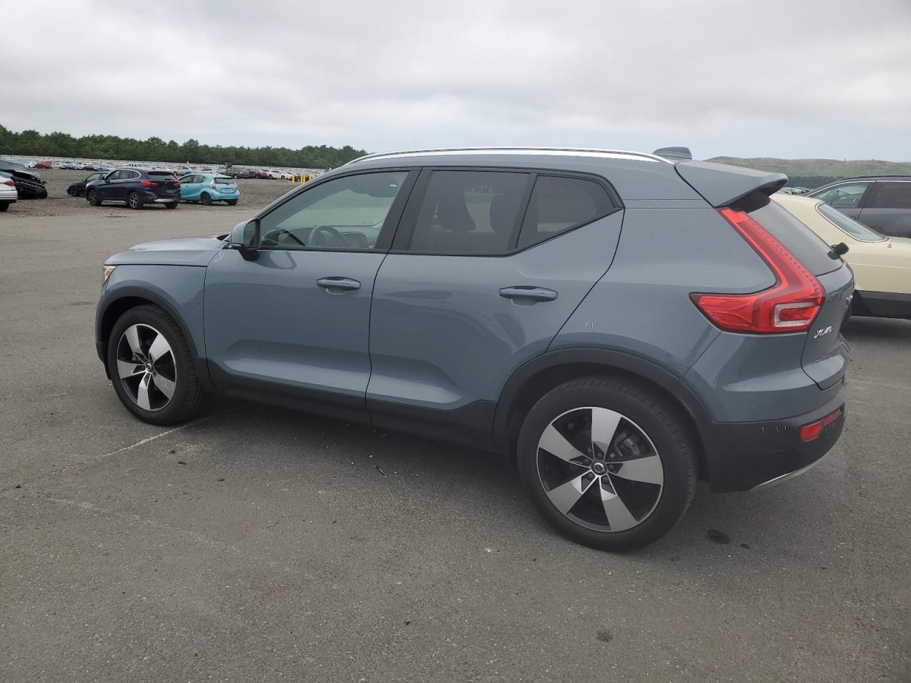 YV4162UK2M2409134 2021 Volvo Xc40 T5 Momentum