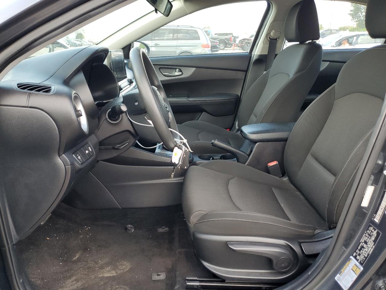 3KPF24AD8ME309855 2021 Kia Forte Fe