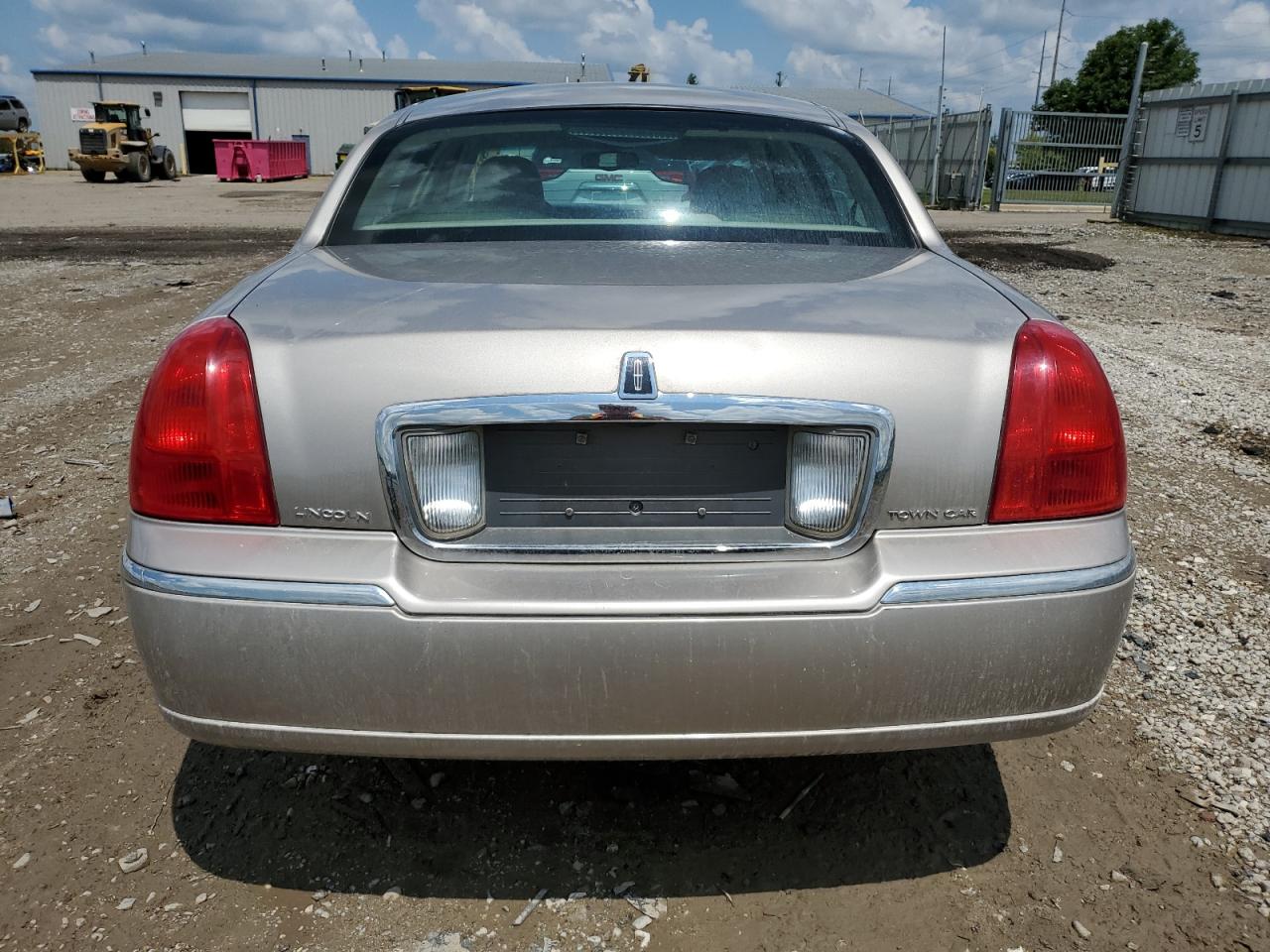 1LNHM81W63Y624735 2003 Lincoln Town Car Executive