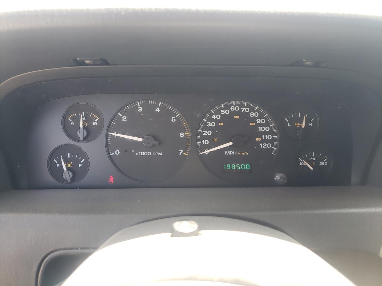 1J4GX48S42C258069 2002 Jeep Grand Cherokee Laredo