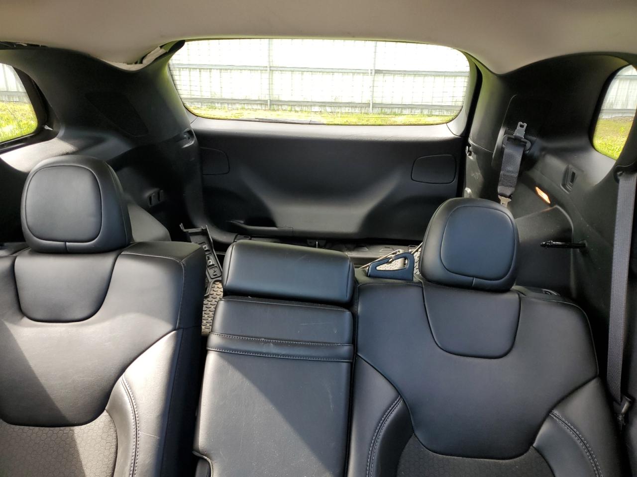 1C4PJMLB0KD230066 2019 Jeep Cherokee Latitude Plus