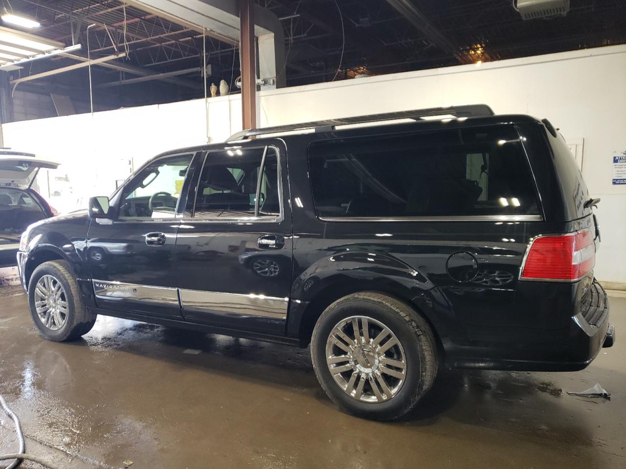 5LMJJ3J52AEJ11188 2010 Lincoln Navigator L