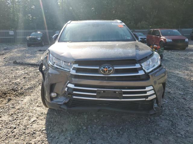 VIN 5TDJZRFH3JS524091 2018 Toyota Highlander, SE no.5