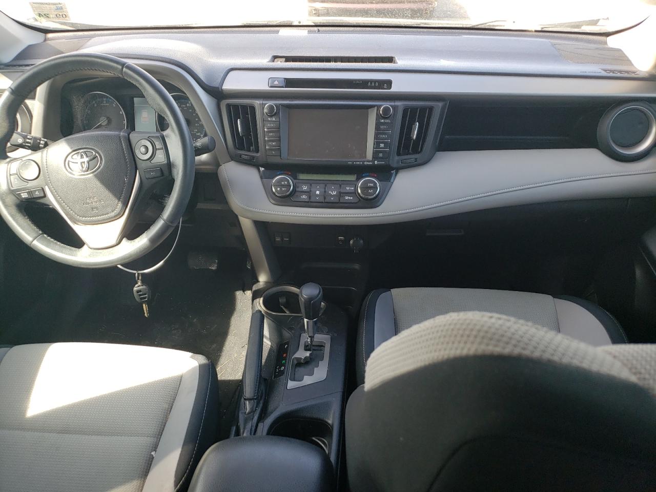 2T3WFREV5HW332587 2017 Toyota Rav4 Xle