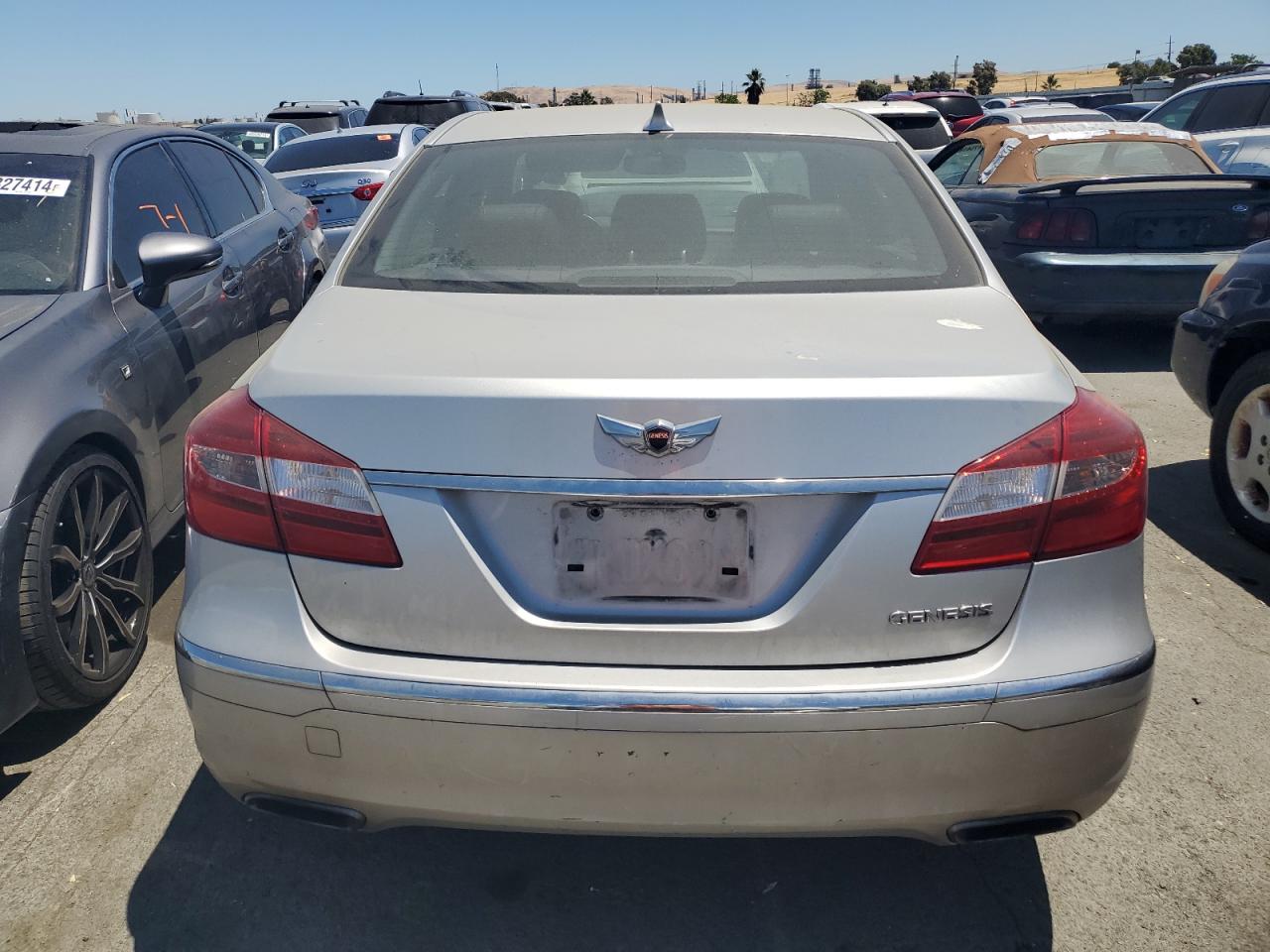 2013 Hyundai Genesis 3.8L vin: KMHGC4DD0DU243117