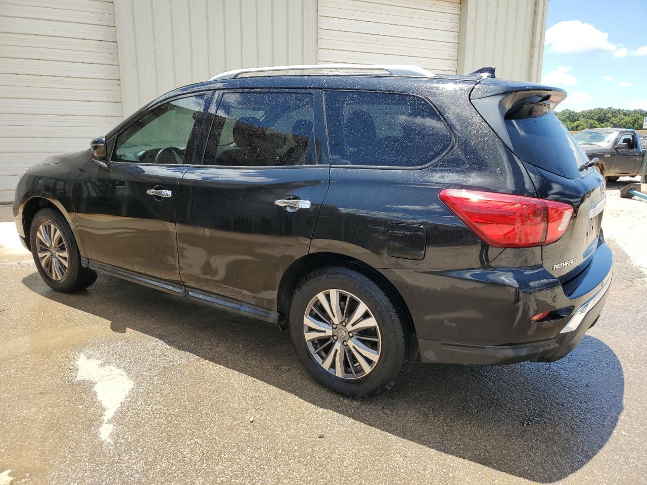 2019 Nissan Pathfinder S vin: 5N1DR2MM6KC641828