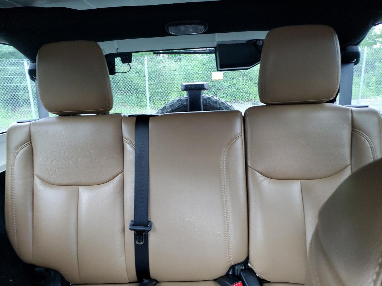 1C4BJWDG1JL813265 2018 Jeep Wrangler Unlimited Sport