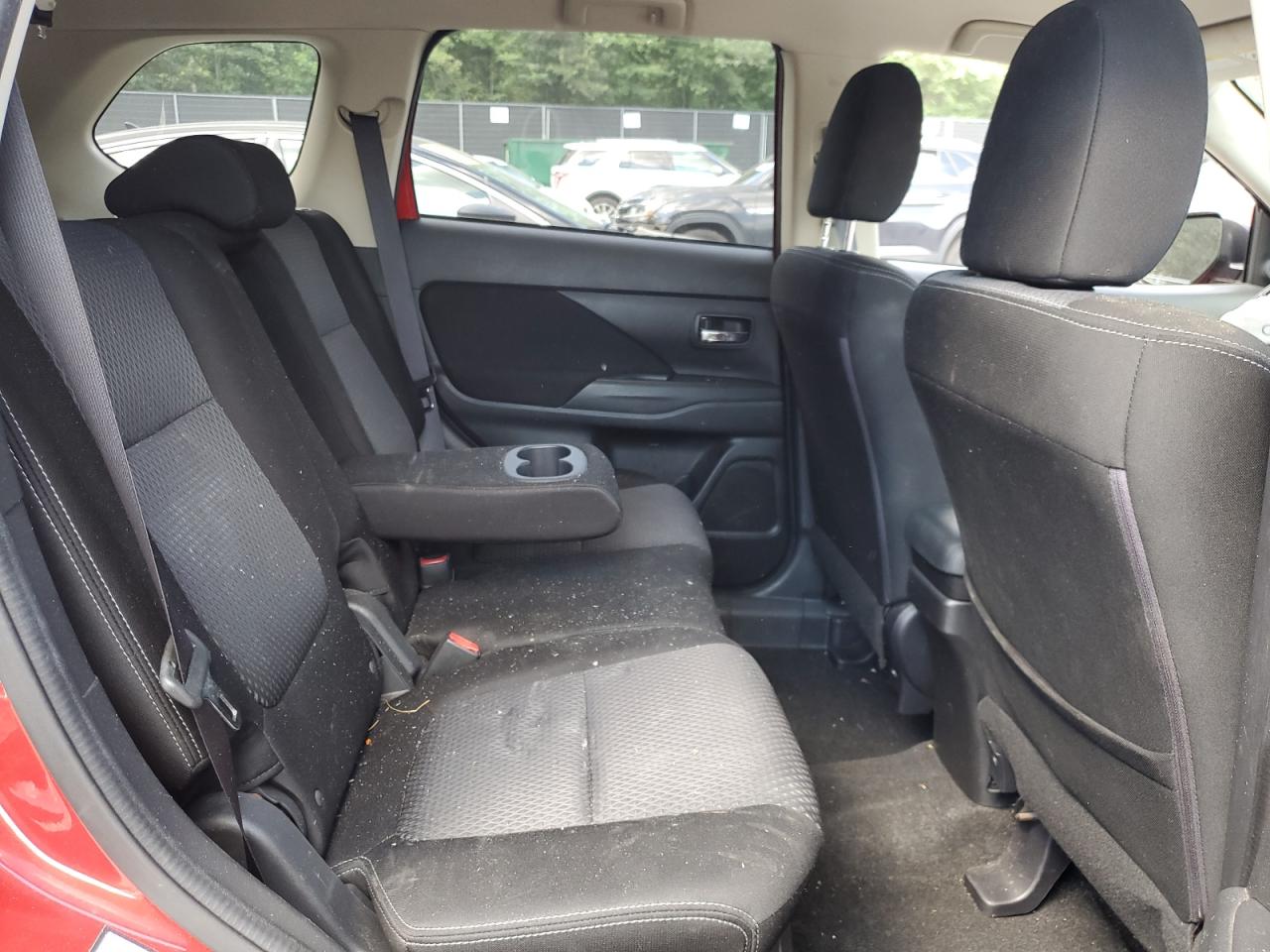 JA4AD3A31HZ022612 2017 Mitsubishi Outlander Se