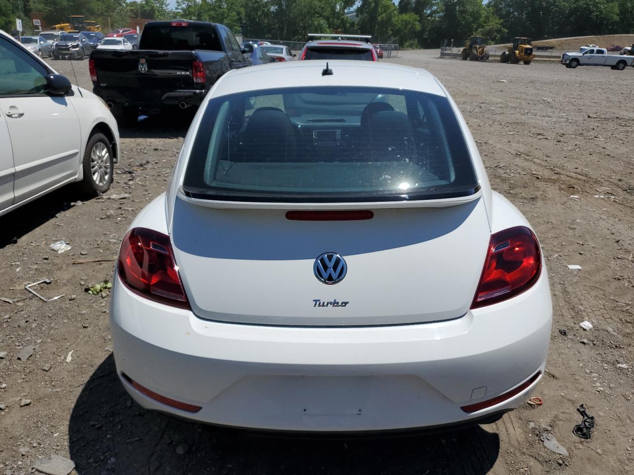 3VWFD7AT9JM710090 2018 Volkswagen Beetle S