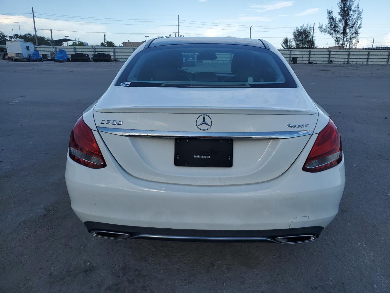 55SWF4KB8GU134571 2016 Mercedes-Benz C 300 4Matic