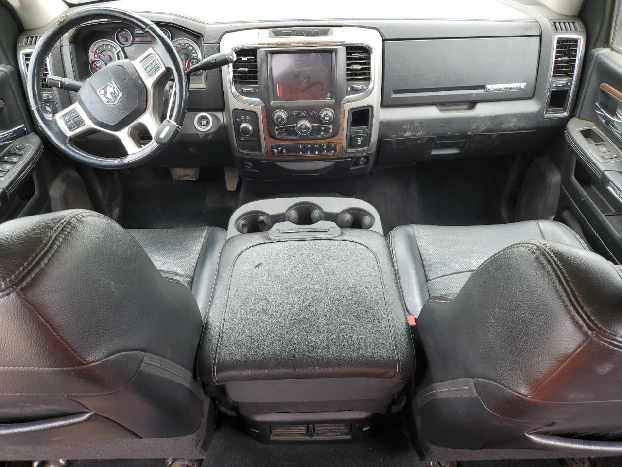 3C63RRJL2JG423182 2018 Ram 3500 Laramie