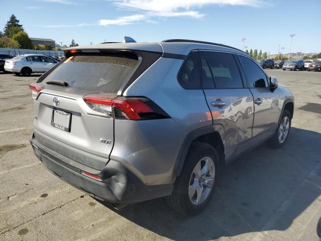 VIN 2T3W1RFV1KC013631 2019 Toyota RAV4, Xle no.3