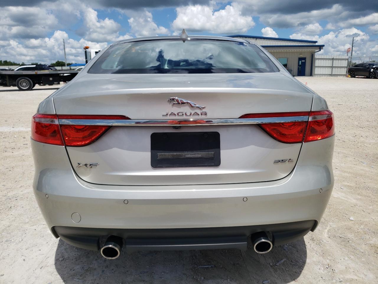 SAJBE4BV6HCY38880 2017 Jaguar Xf Prestige