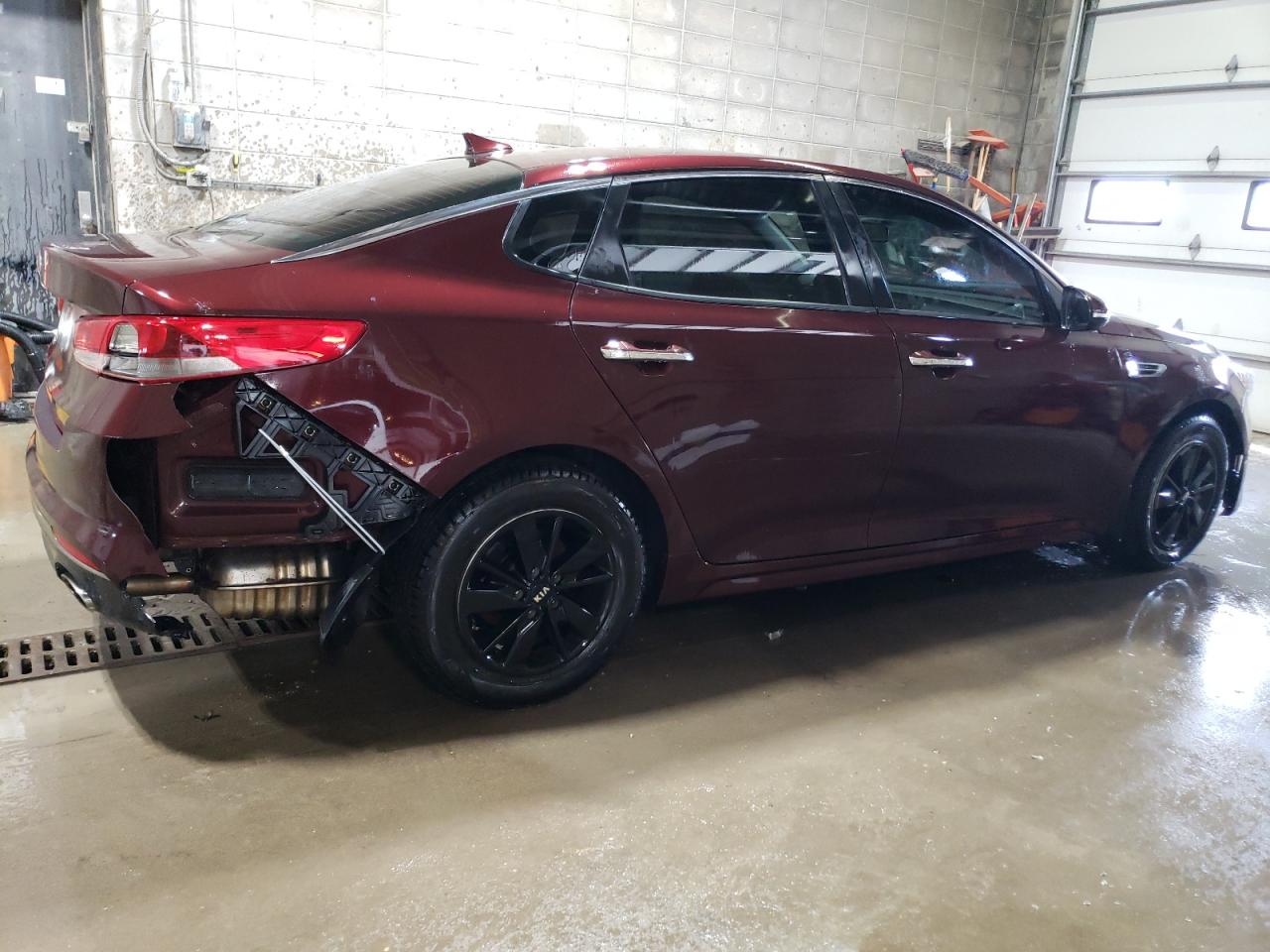 2017 Kia Optima Lx vin: 5XXGT4L33HG155266