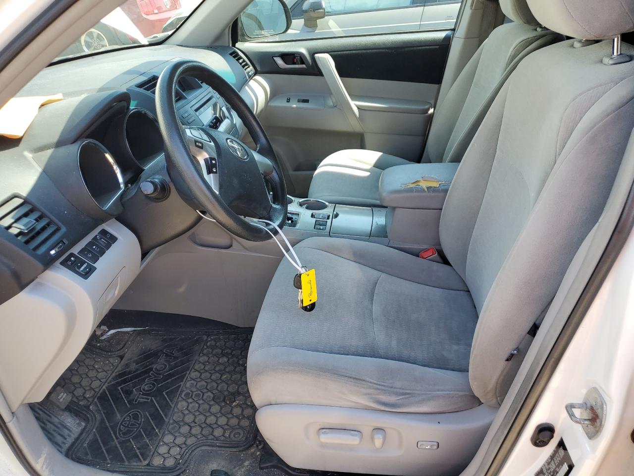 5TDBK3EH4CS112465 2012 Toyota Highlander Base