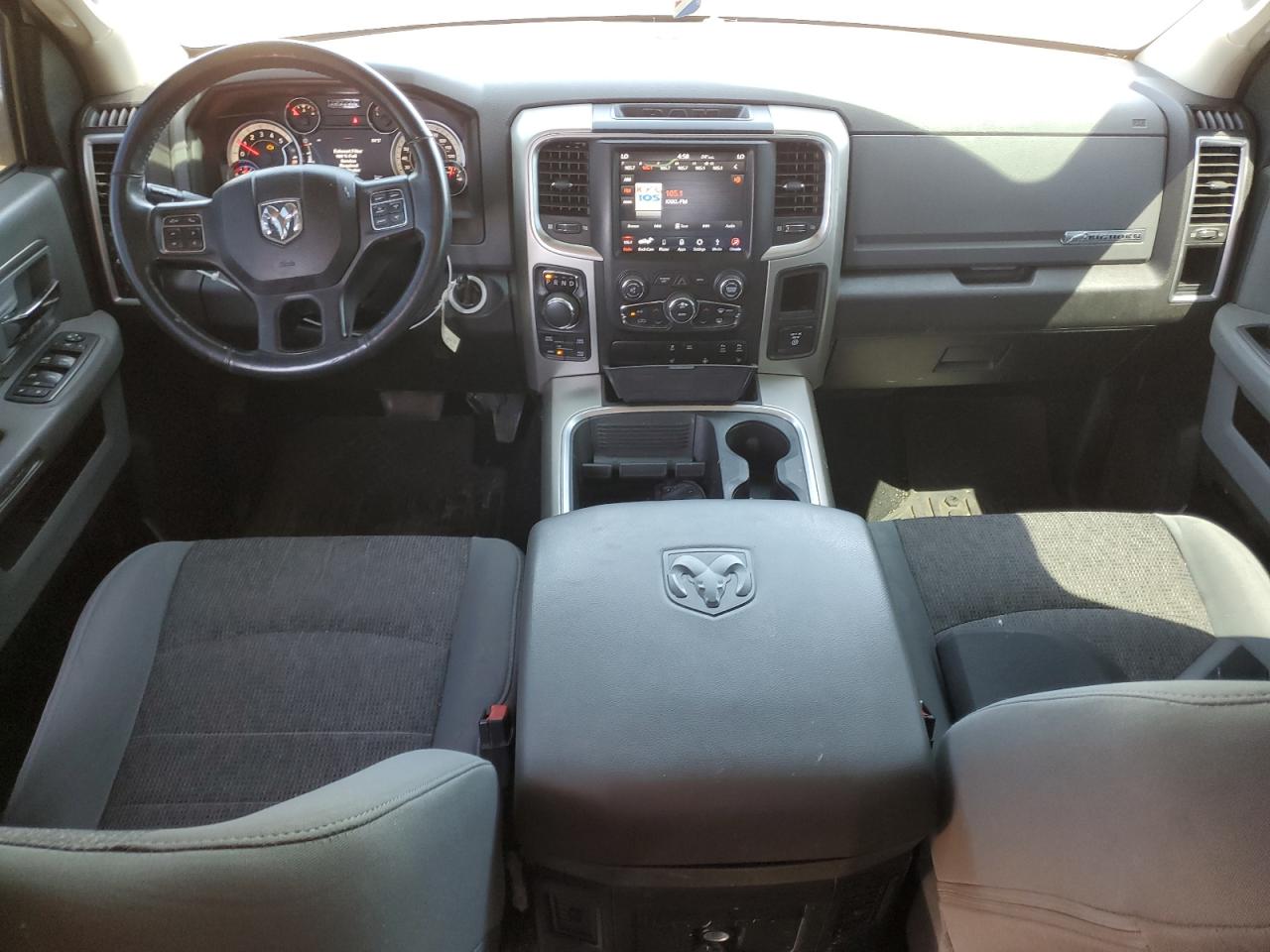 1C6RR7LMXJS231800 2018 Ram 1500 Slt