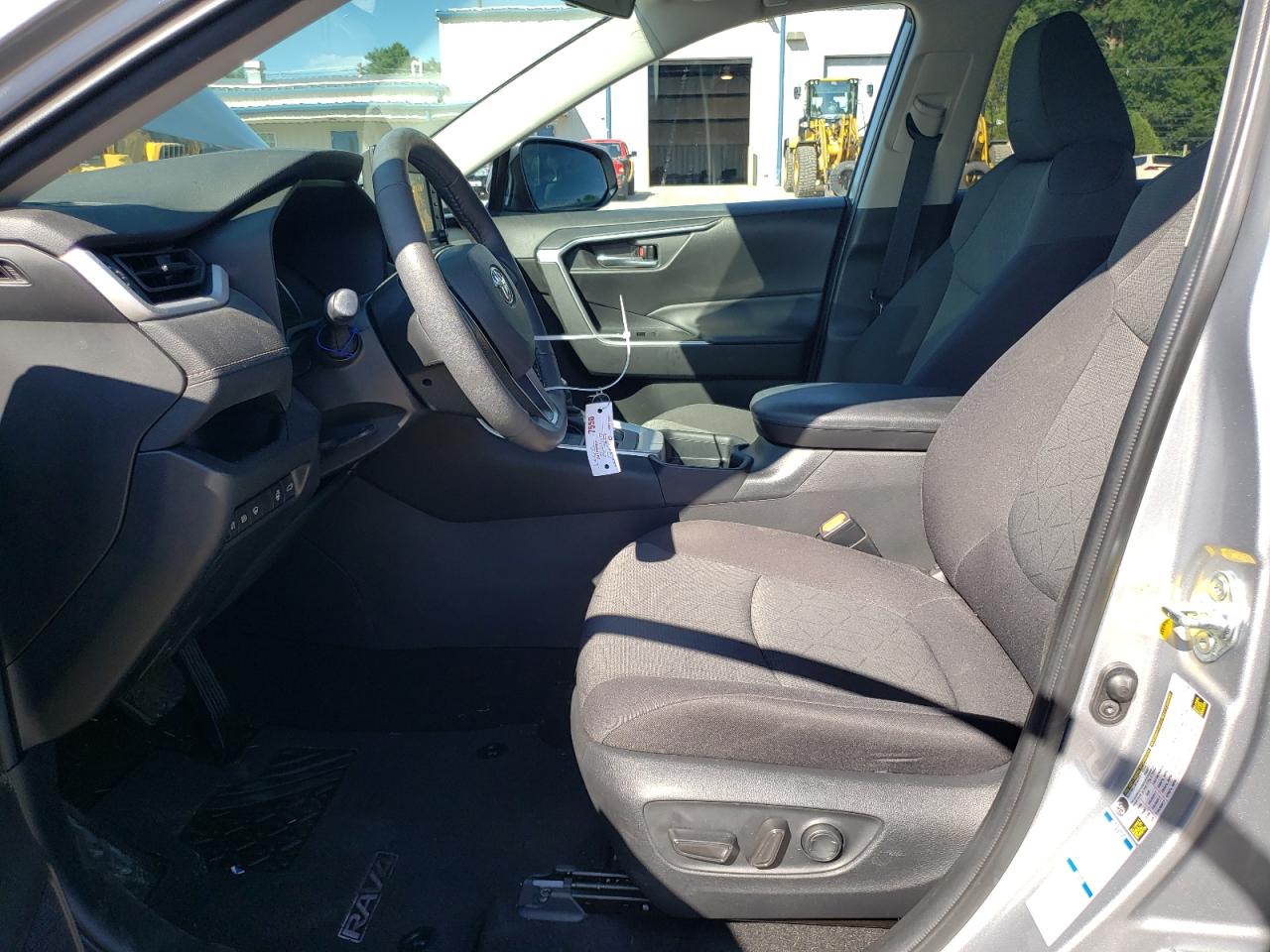 2T3P1RFV8MC181340 2021 Toyota Rav4 Xle