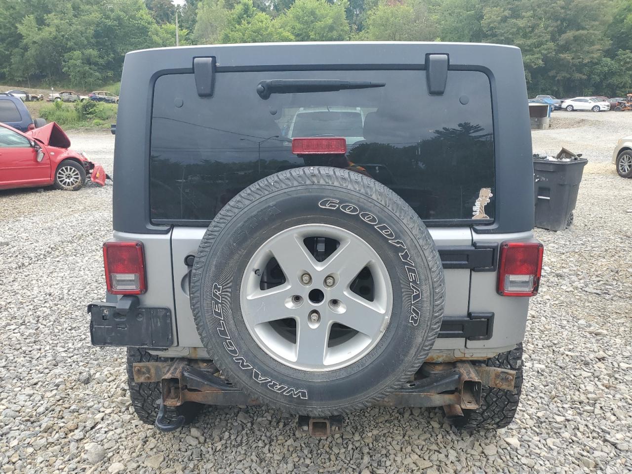 1C4BJWDG5FL559728 2015 Jeep Wrangler Unlimited Sport