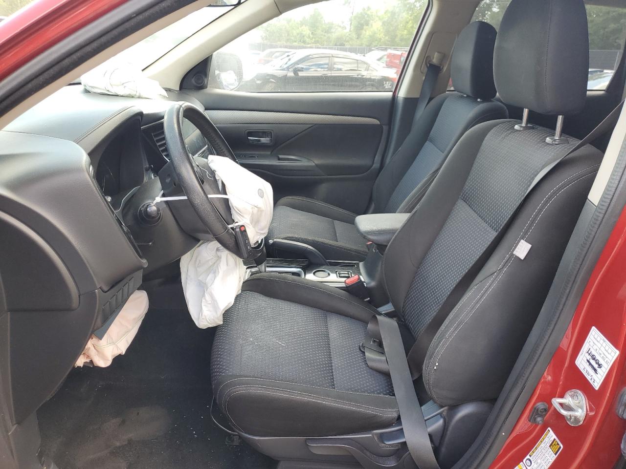 JA4AD3A31HZ022612 2017 Mitsubishi Outlander Se