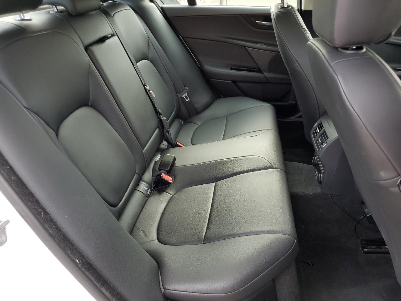 SAJAR4BG3HA976194 2017 Jaguar Xe