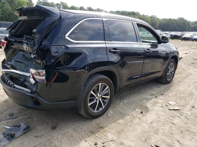 VIN 5TDJZRFHXJS560134 2018 Toyota Highlander, SE no.3