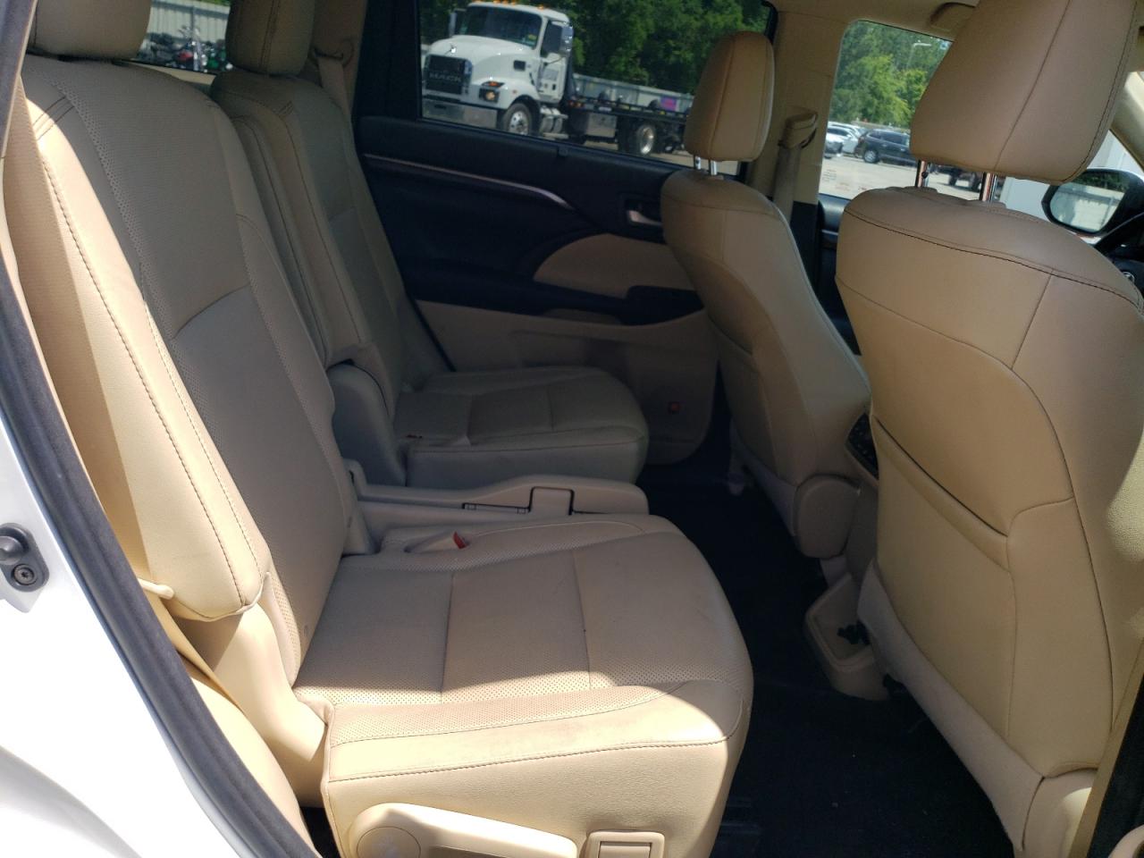 5TDYKRFH6GS173625 2016 Toyota Highlander Limited