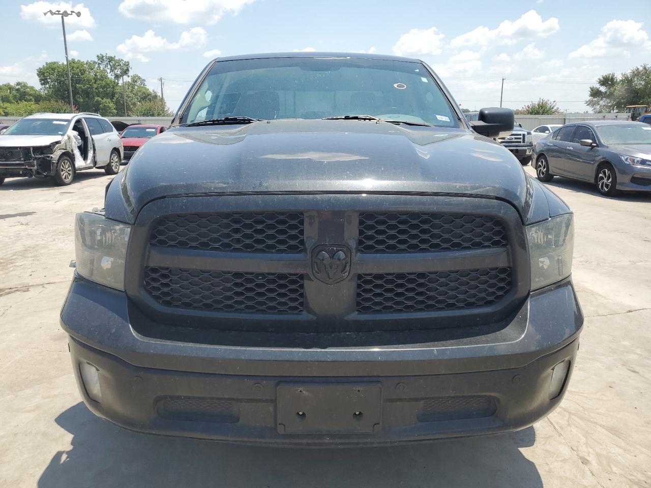 1C6RR6LT2JS132003 2018 Ram 1500 Slt