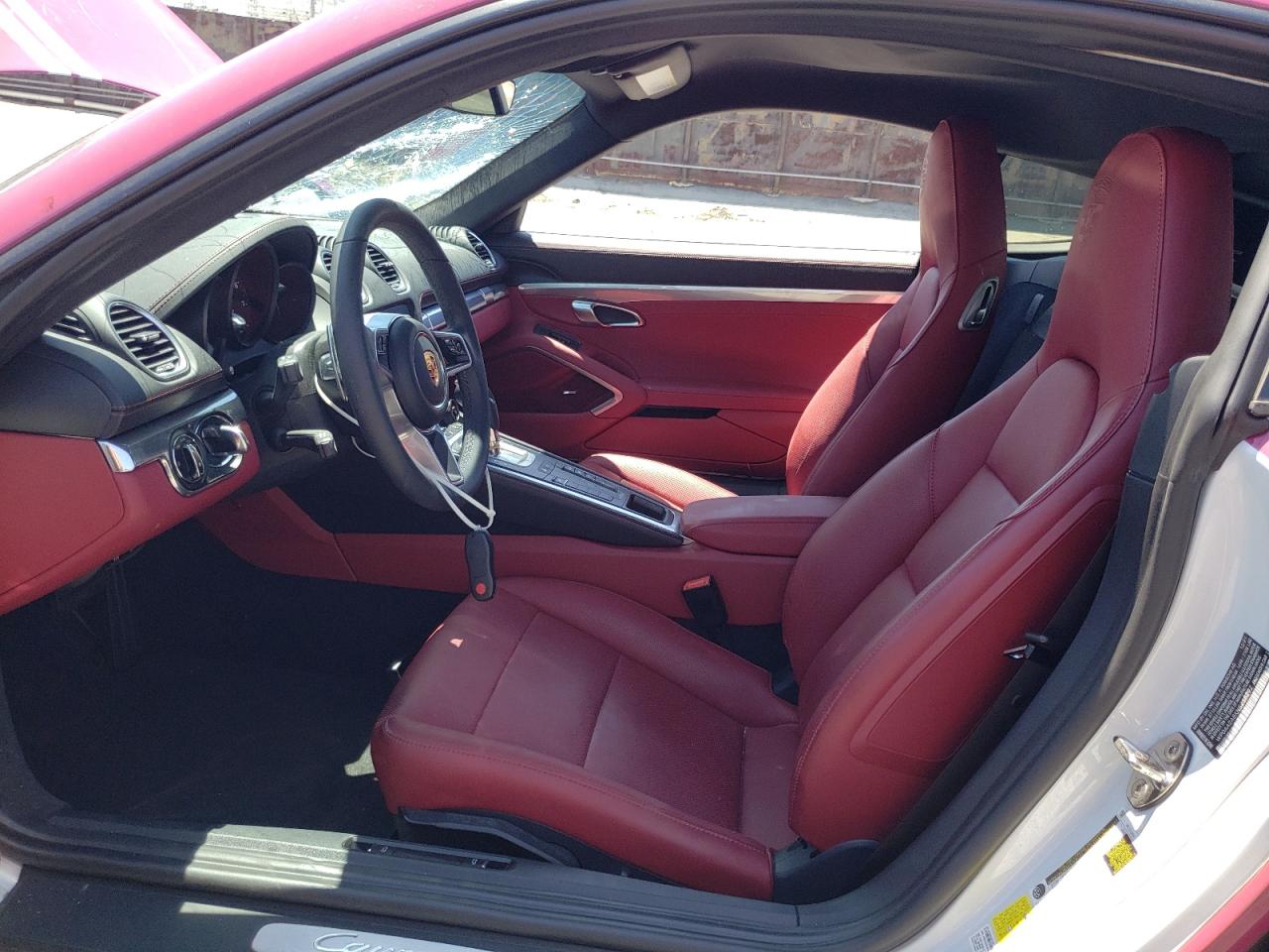 WP0AA2A8XNS255297 2022 Porsche Cayman Base