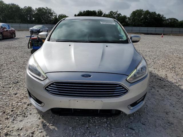 VIN 1FADP3N27JL241679 2018 Ford Focus, Titanium no.5