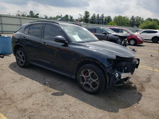 VIN ZASFAKPN3J7B73239 2018 Alfa Romeo Stelvio, Sport no.4