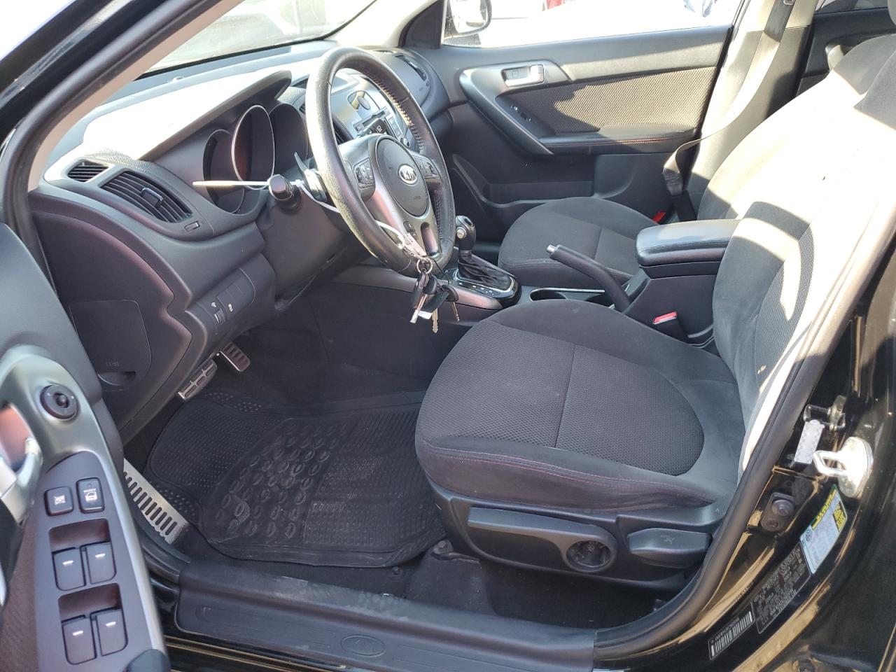 KNAFW5A3XC5601046 2012 Kia Forte Sx