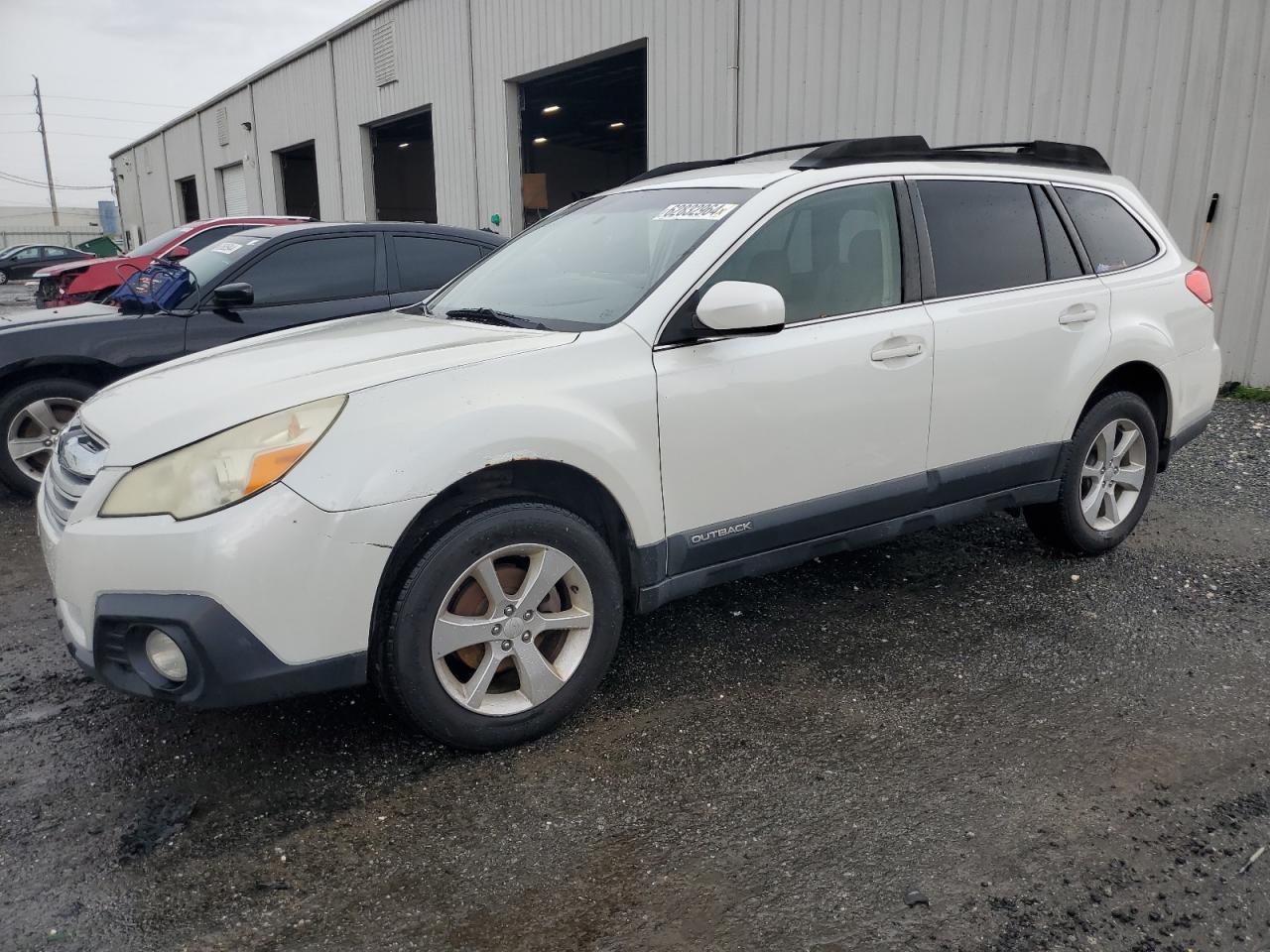 2013 Subaru Outback 2.5I Premium vin: 4S4BRCCC8D3241603