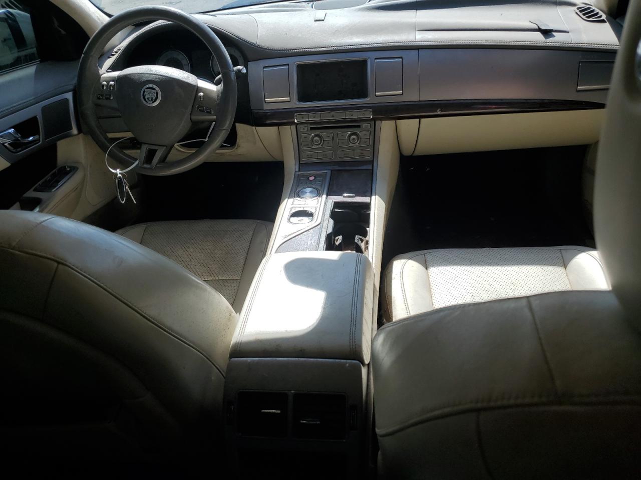 SAJWA0GB5ALR49298 2010 Jaguar Xf Premium