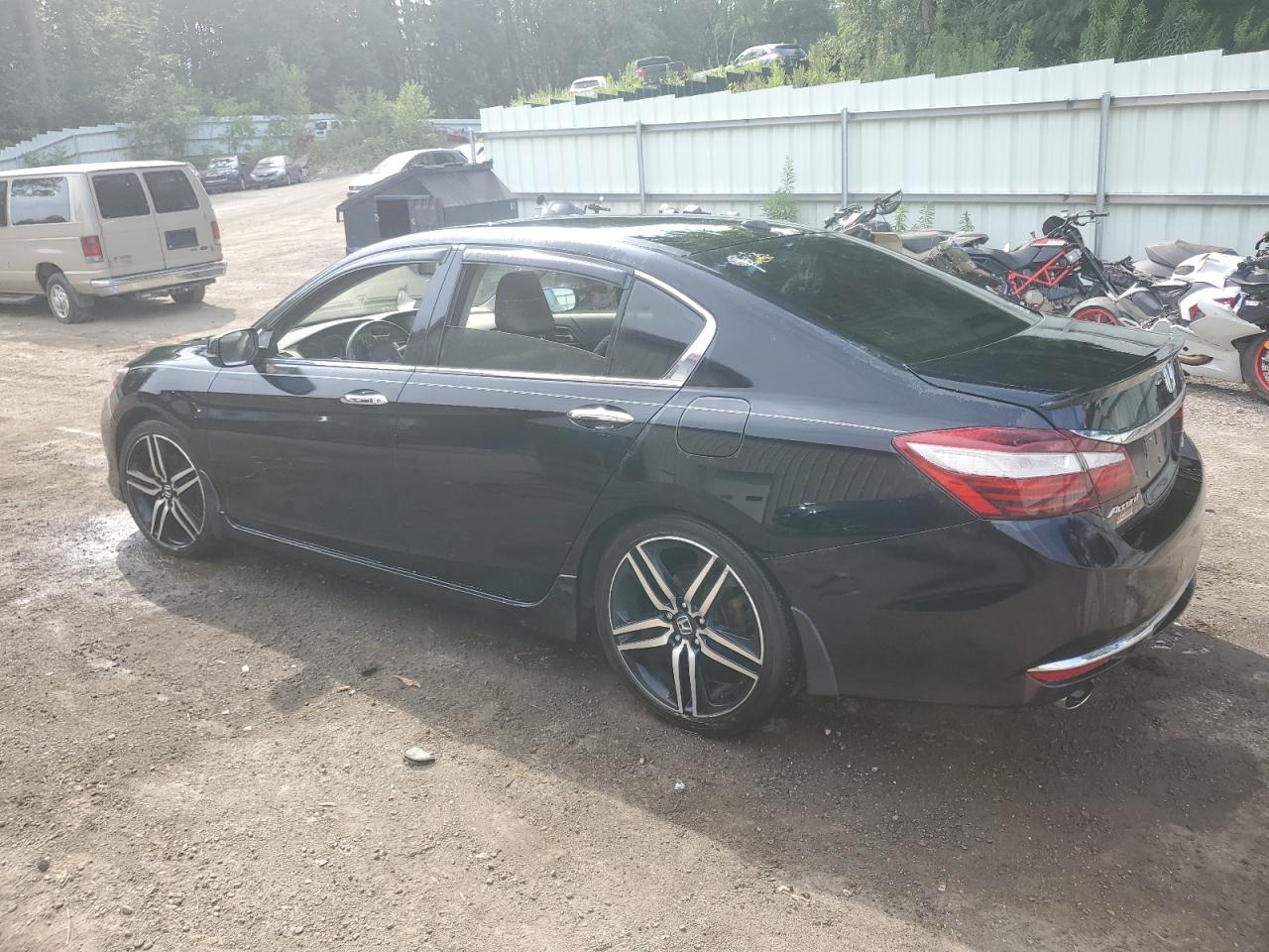 Lot #2733624418 2017 HONDA ACCORD TOU