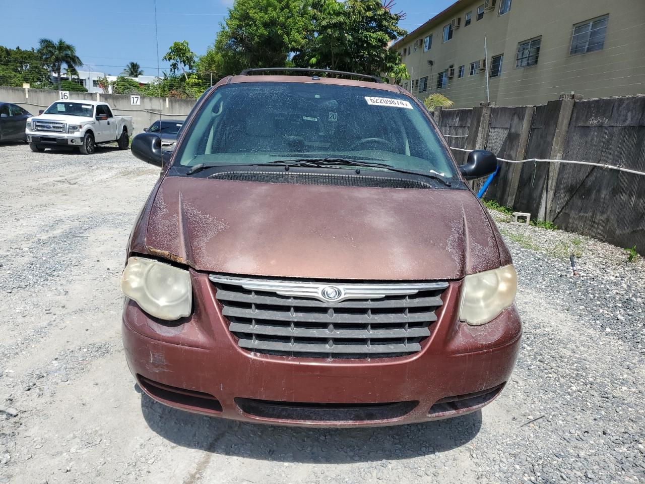 2A4GP54L06R893355 2006 Chrysler Town & Country Touring