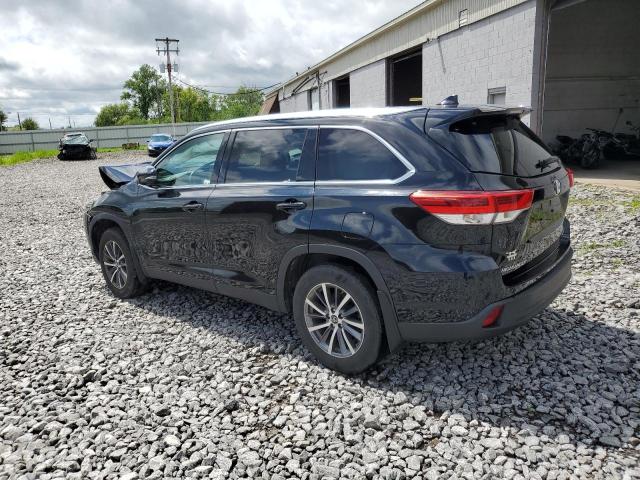 VIN 5TDJZRFH8KS582540 2019 Toyota Highlander, SE no.2