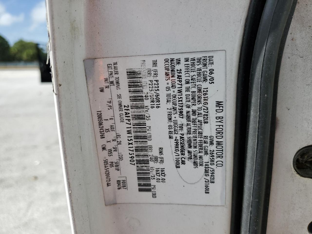 2FAFP71W15X175907 2005 Ford Crown Victoria Police Interceptor