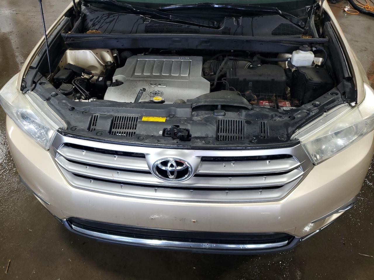 5TDBK3EH4CS160919 2012 Toyota Highlander Base