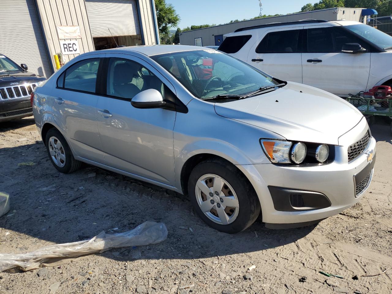 2015 Chevrolet Sonic Ls vin: 1G1JA5SG0F4132081