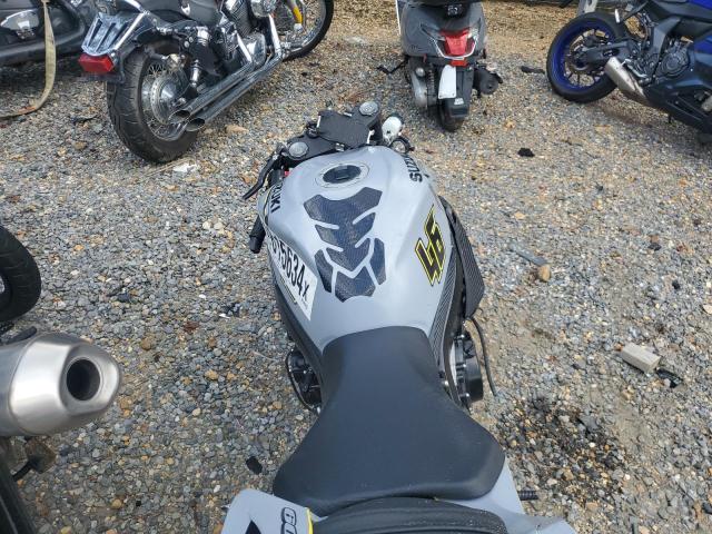 2022 SUZUKI GSX-R600 - JS1GN7FA4N7100295
