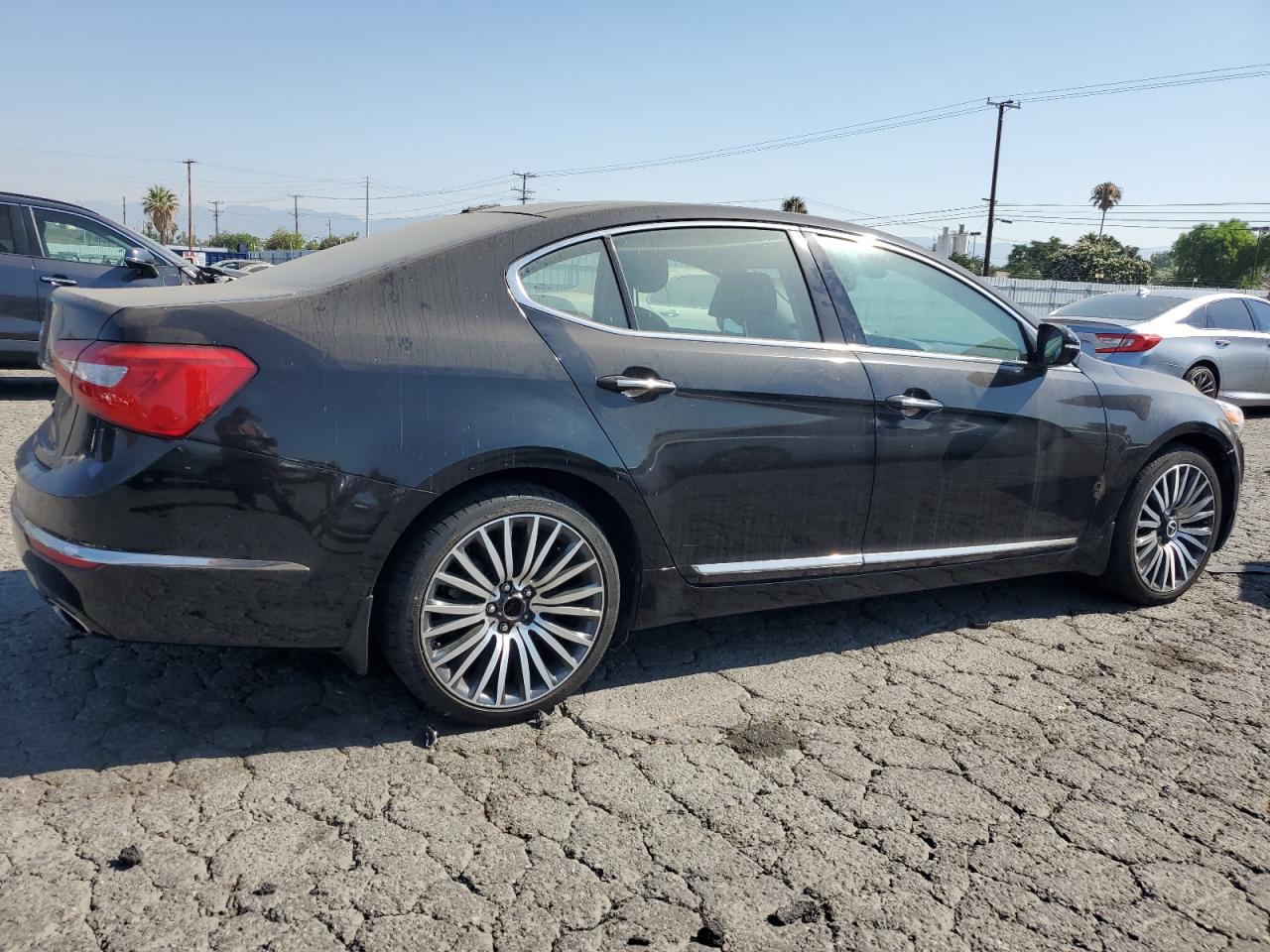 2014 Kia Cadenza Premium vin: KNALN4D79E5129195