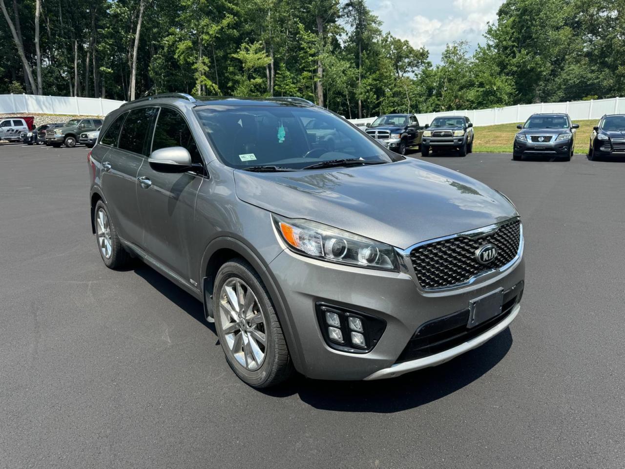 2016 Kia Sorento Sx vin: 5XYPKDA57GG088575