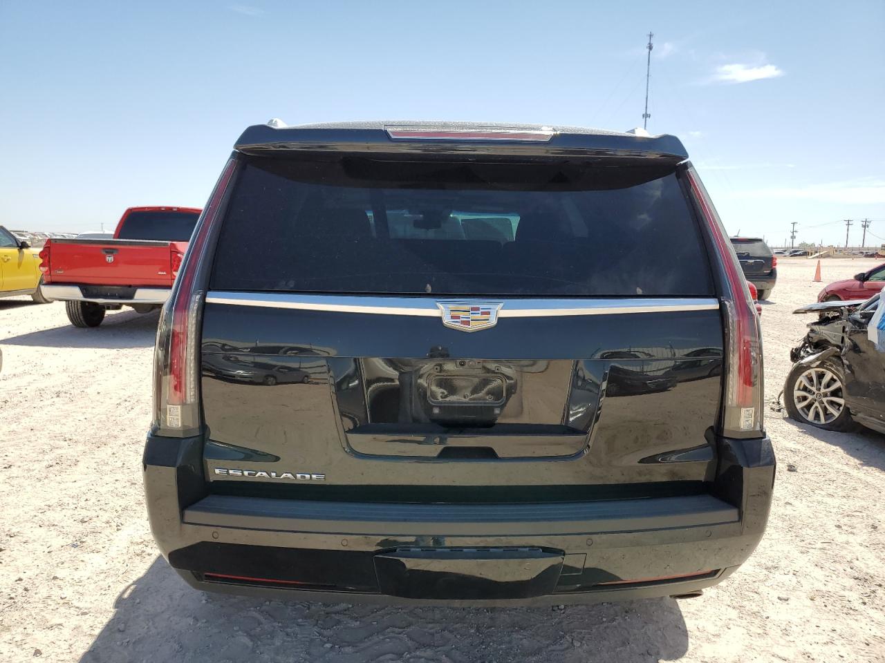 1GYS3CKJ6KR369865 2019 Cadillac Escalade Premium Luxury