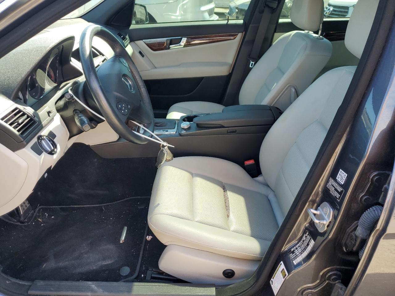 WDDGF8BB7AF361319 2010 Mercedes-Benz C 300 4Matic