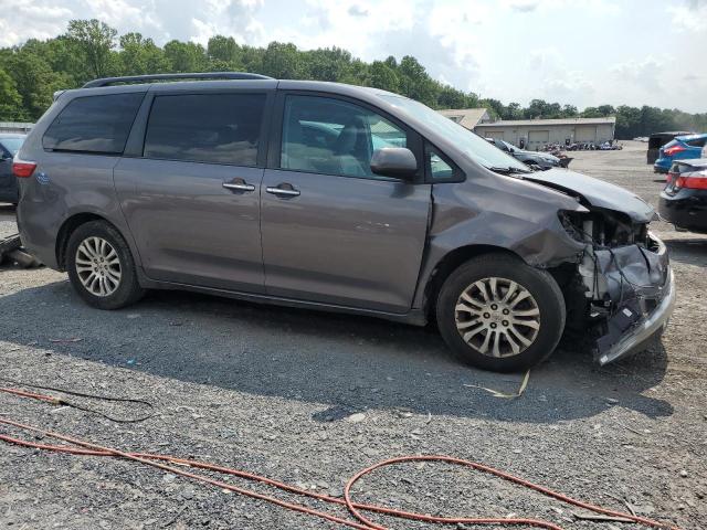 VIN 5TDYK3DC2GS694667 2016 Toyota Sienna, Xle no.4