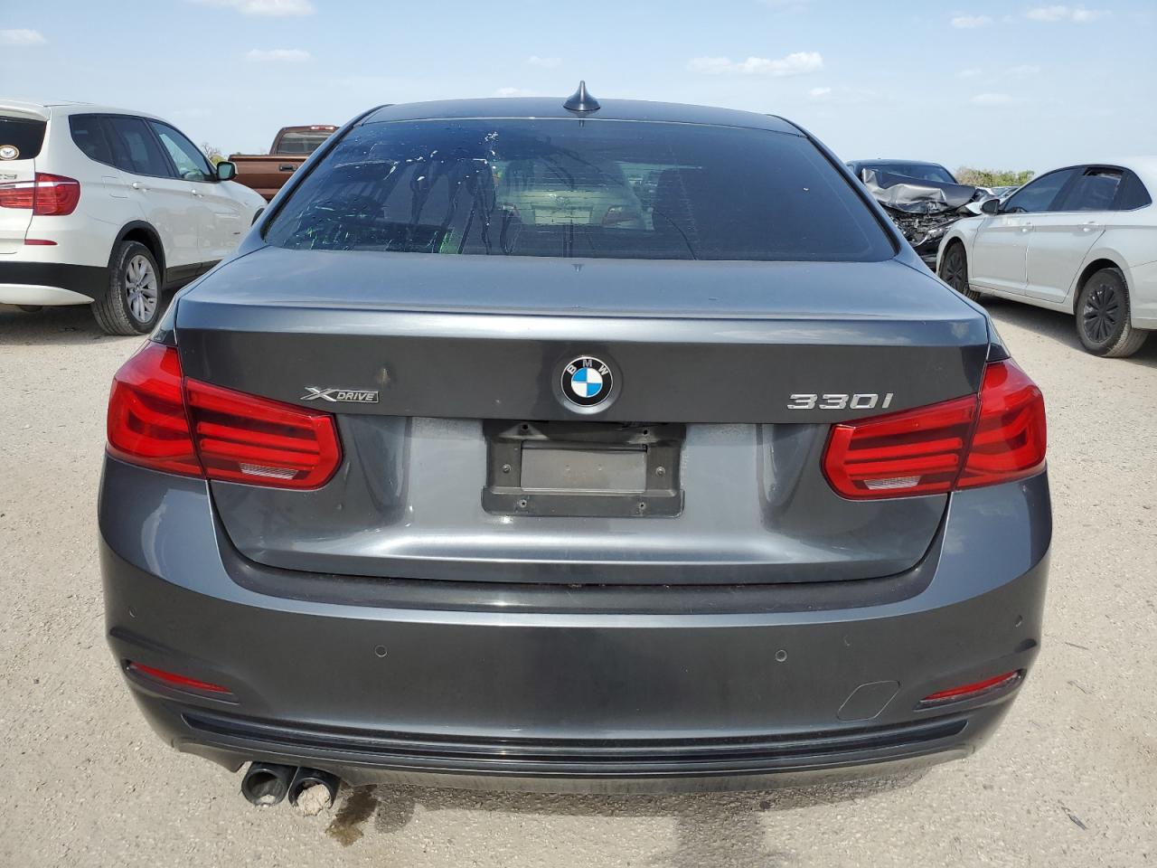 2017 BMW 330 Xi vin: WBA8D9G38HNU66301