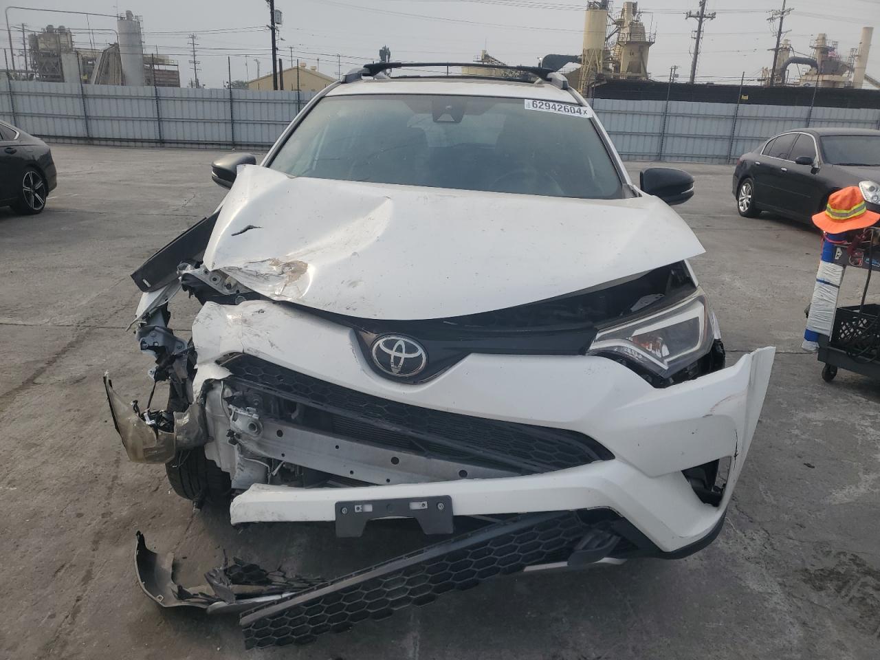 JTMNFREVXHJ711207 2017 Toyota Rav4 Se