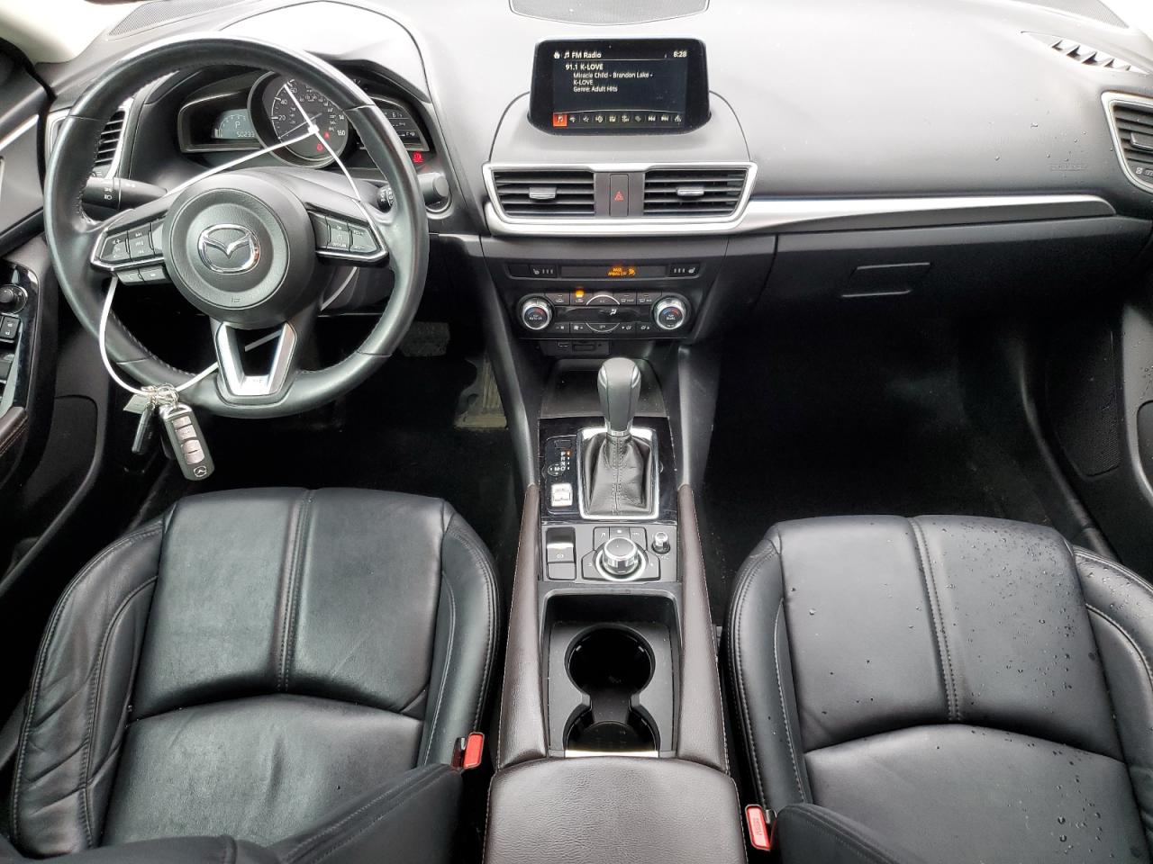 3MZBN1V30JM175542 2018 Mazda 3 Touring