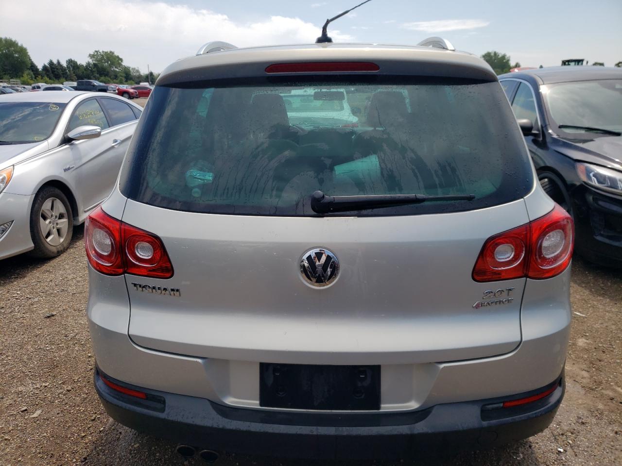 WVGBV7AX7BW560379 2011 Volkswagen Tiguan S